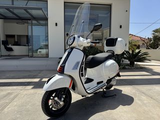Piaggio Vespa GTS 300 2024 GTS-thumb-1