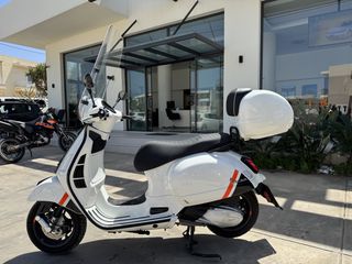 Piaggio Vespa GTS 300 2024 GTS-thumb-2