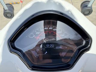Piaggio Vespa GTS 300 2024 GTS-thumb-3