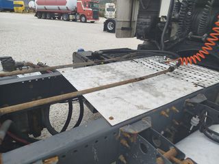 Volvo 2010 FH13 460-thumb-23
