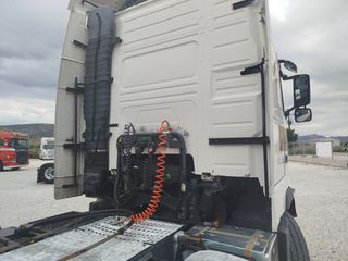 Volvo 2010 FH13 460-thumb-24