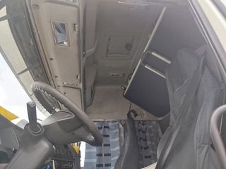 Volvo 2010 FH13 460-thumb-29