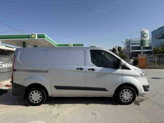 Ford Custom 2016 L1H1-thumb-2