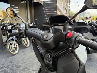 Yamaha XMAX 300 2026 ΑΜΕΣΑ ΔΙΑΘΕΣΙΜΟ ΜΕ 500e ΔΩΡΑ!!!!-thumb-9