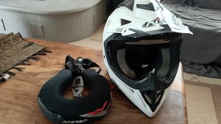 Airoh κράνος παιδικό και neck brace προστατευτικό αυχένα acerbis μαζί