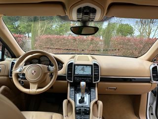 Porsche Cayenne 2012 3.0 GTS*SportPaket* PANORAMA-thumb-10