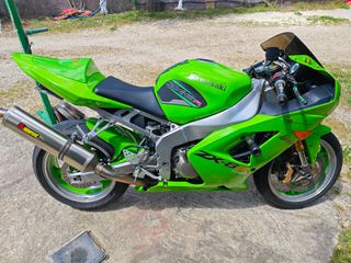Kawasaki Ninja ZX - 6 R 2004