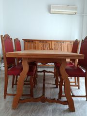Τραπεζαρία με 4 καρέκλες και μπουφές