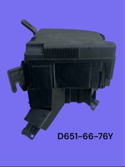 MAZDA 2 DE 2008-2014 ΜΕΤΑΧΕΙΡΙΣΜΕΝΑ ΑΝΤΑΛΛΑΚΤΙΚΑ ( Κουτί ασφαλειοθήκης μηχανοστασίου με κωδικό D651-66-76Y κατάλληλη για αυτοκίνητα με κινητήρες βενζίνης 1.3cc )