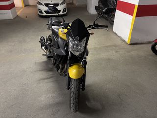 Yamaha XJ6 2011 xj6-thumb-2
