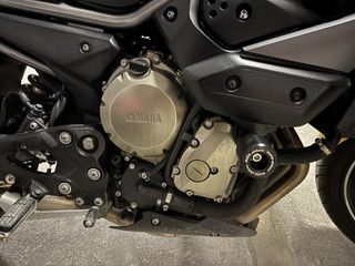 Yamaha XJ6 2011 xj6-thumb-3