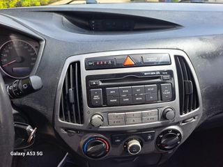 Hyundai i 20 2013 1.1 CRDI CLASSIC-thumb-16