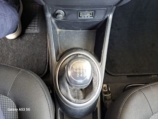 Hyundai i 20 2013 1.1 CRDI CLASSIC-thumb-24