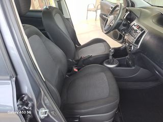 Hyundai i 20 2013 1.1 CRDI CLASSIC-thumb-28