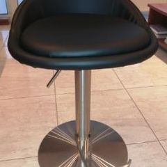 Σκαμπό-Σταντ Μαύρο Δερμάτινο για Κουζίνα-Γραφείο-Μπάρ σε άριστη κατάσταση.