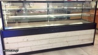 ΨΥΓΕΊΟ βιτρίνα με τρία επίπεδα