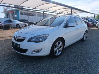 Opel Astra 2011