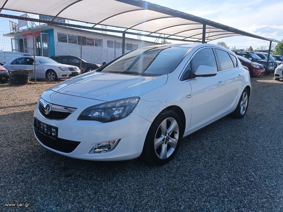 Opel Astra 2011