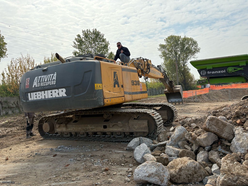 Εκσκαφέας Με Ερπύστριες Liebherr 2014 R936 NLC με εγκαταστασεις/ αυτοκουμπωτο/ 3.00m πλατος