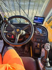 JCB 2017 540-170-thumb-5