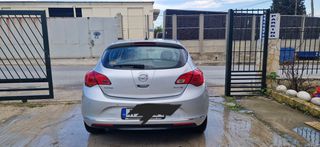 Opel Astra 2015-thumb-5