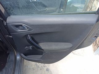 Peugeot 208-thumb-3