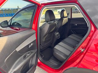Peugeot 3008 2018-thumb-9