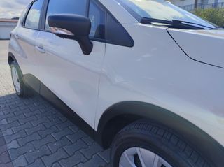 Renault Captur 2018-thumb-5
