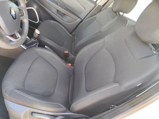 Renault Captur 2018-thumb-10