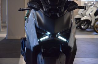 Yamaha XMAX 300 2026-thumb-2
