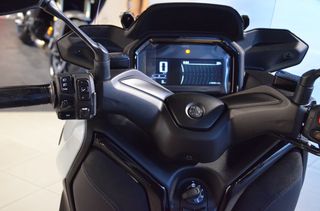 Yamaha XMAX 300 2026-thumb-4