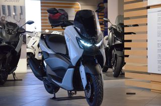 Yamaha NMAX 125 Tech Max EU5+ 2025-thumb-1