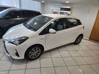 Toyota Yaris 2017 HYBRID-thumb-1