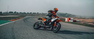 KTM 390 SMC R 2025 4 ετη εγγυηση