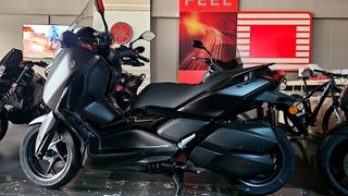 Yamaha XMAX 300 2026-thumb-1