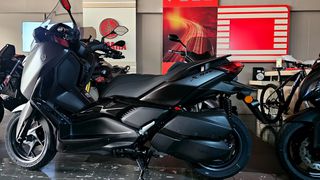 Yamaha XMAX 300 2026-thumb-2