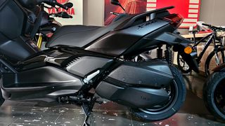 Yamaha XMAX 300 2026-thumb-3