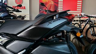 Yamaha XMAX 300 2026-thumb-4