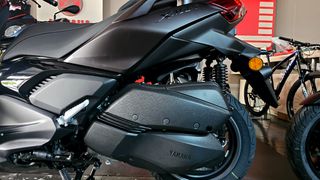 Yamaha XMAX 300 2026-thumb-5