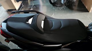 Yamaha XMAX 300 2026-thumb-24