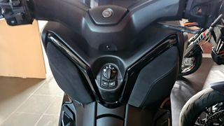 Yamaha XMAX 300 2026-thumb-25