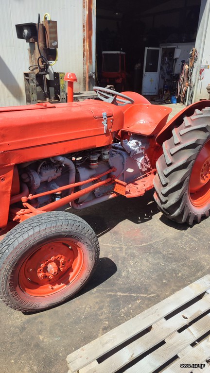Τρακτέρ MF 1981 Massey Ferguson