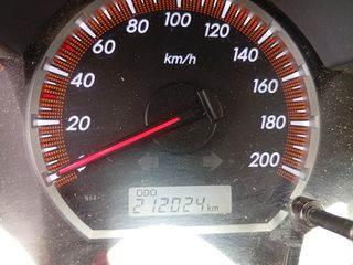 Toyota Hilux 2016-thumb-12
