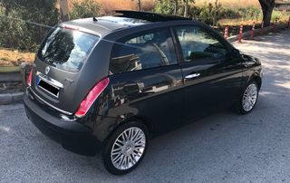 Lancia Ypsilon 2005 1.3 MultiJet MOMO DESIGN
