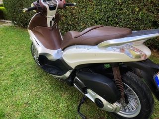 Piaggio Beverly 300i 2011-thumb-4