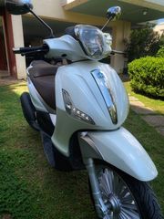Piaggio Beverly 300i 2011-thumb-5