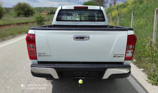 Isuzu D-Max 2015-thumb-2