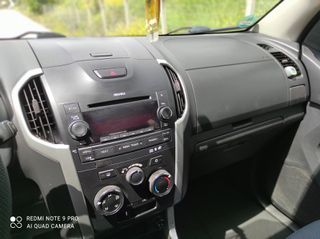 Isuzu D-Max 2015-thumb-7