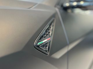 Lamborghini Urus 2019-thumb-6