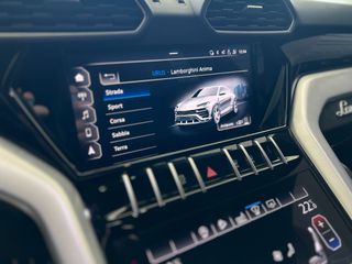 Lamborghini Urus 2019-thumb-14